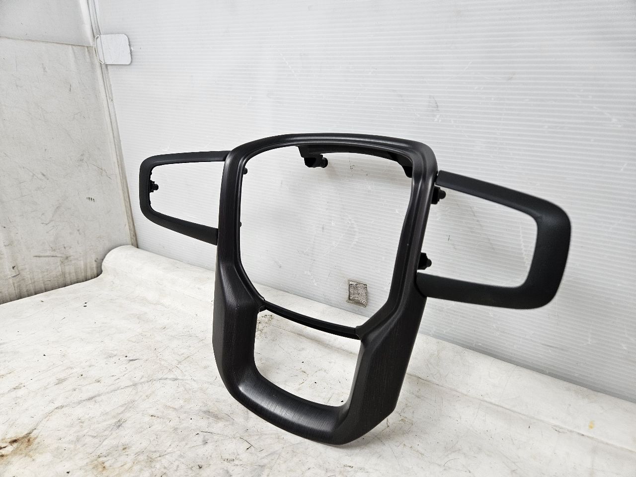 2021 SIERRA150 AT4 STEERING WHEEL APPLIQUE VULCAN 28593 - image 4