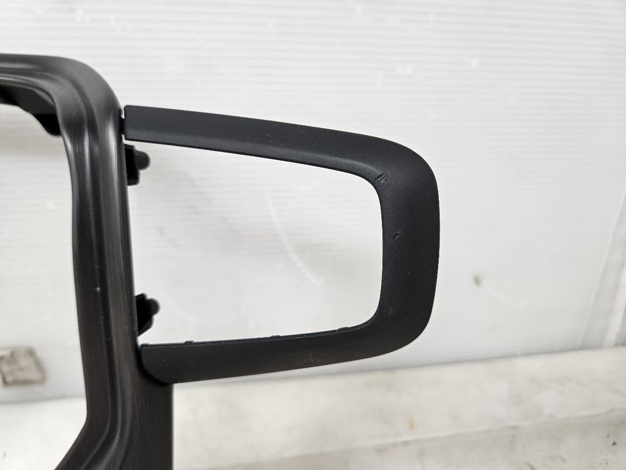 2021 SIERRA150 AT4 STEERING WHEEL APPLIQUE VULCAN 28593 - image 5