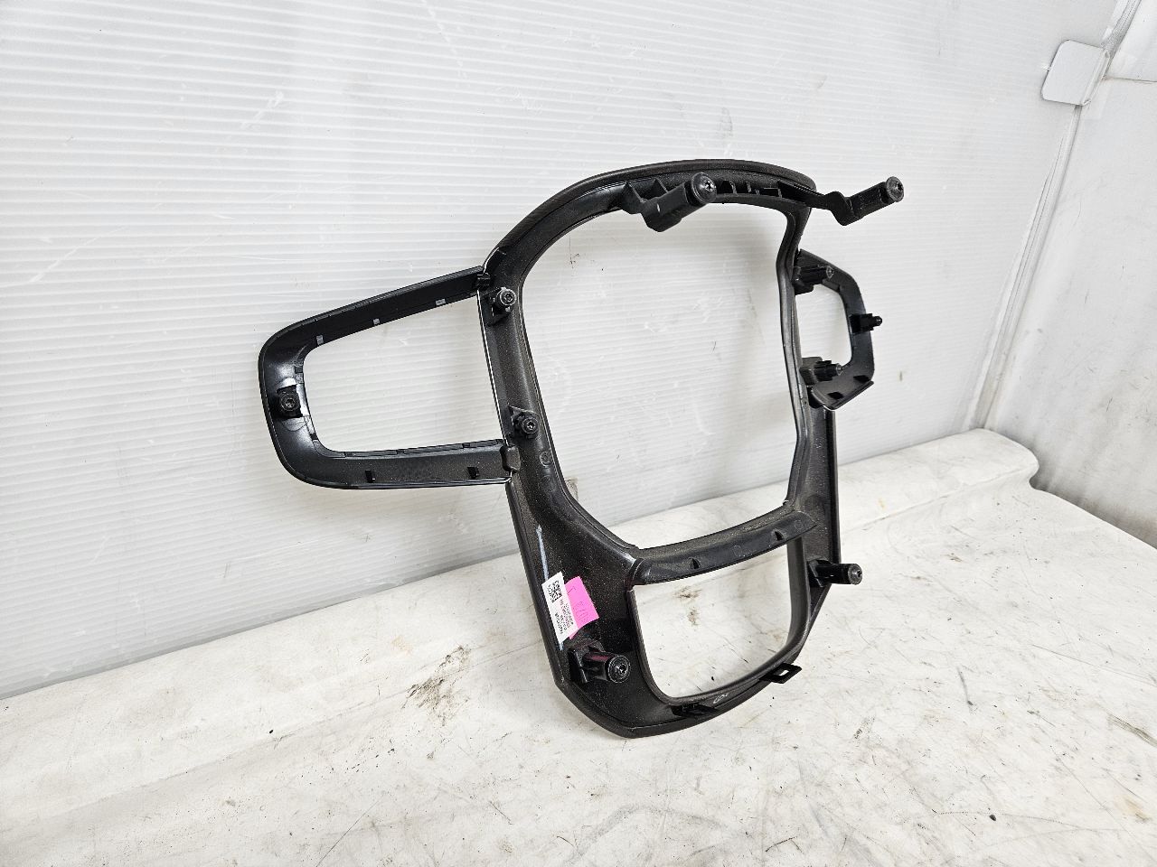 2021 SIERRA150 AT4 STEERING WHEEL APPLIQUE VULCAN 28593 - image 9