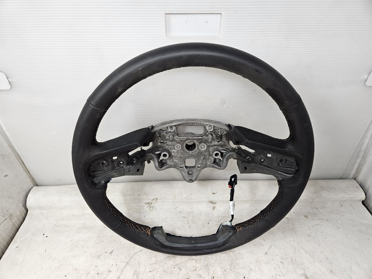 2019 SIERRA150 AT4 BARE STEERING WHEEL HEATED 28602 - image 2