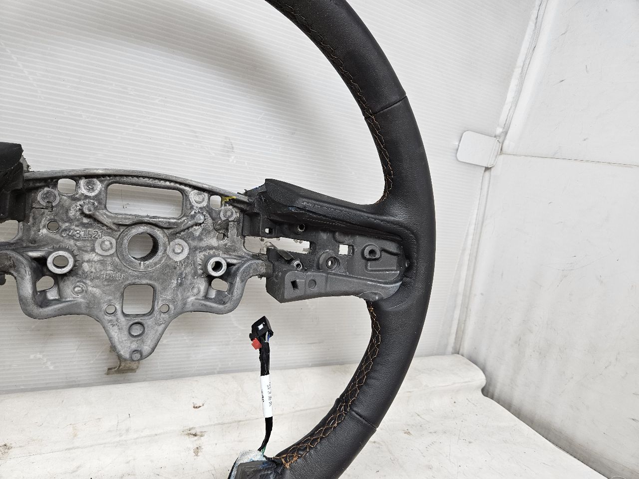 2019 SIERRA150 AT4 BARE STEERING WHEEL HEATED 28602 - image 4