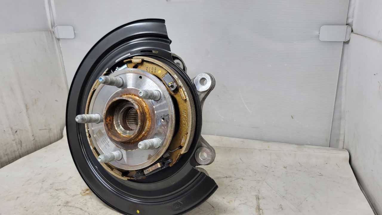 2020 CAMARO RH PASSENGER REAR SPINDLE SS 1LE 28634 - image 5