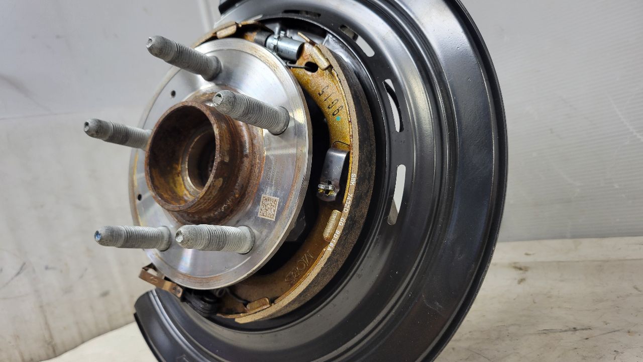 2020 CAMARO LH DRIVER REAR SPINDLE SS 1LE 28635 - image 5