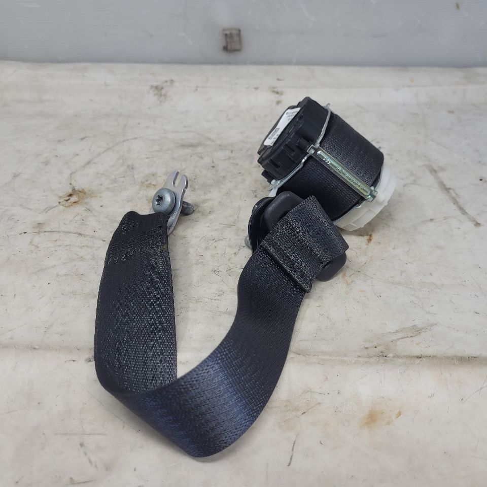 2020 CAMARO LH DRIVER REAR SEAT BELT RETRACTOR 28646 - image 1