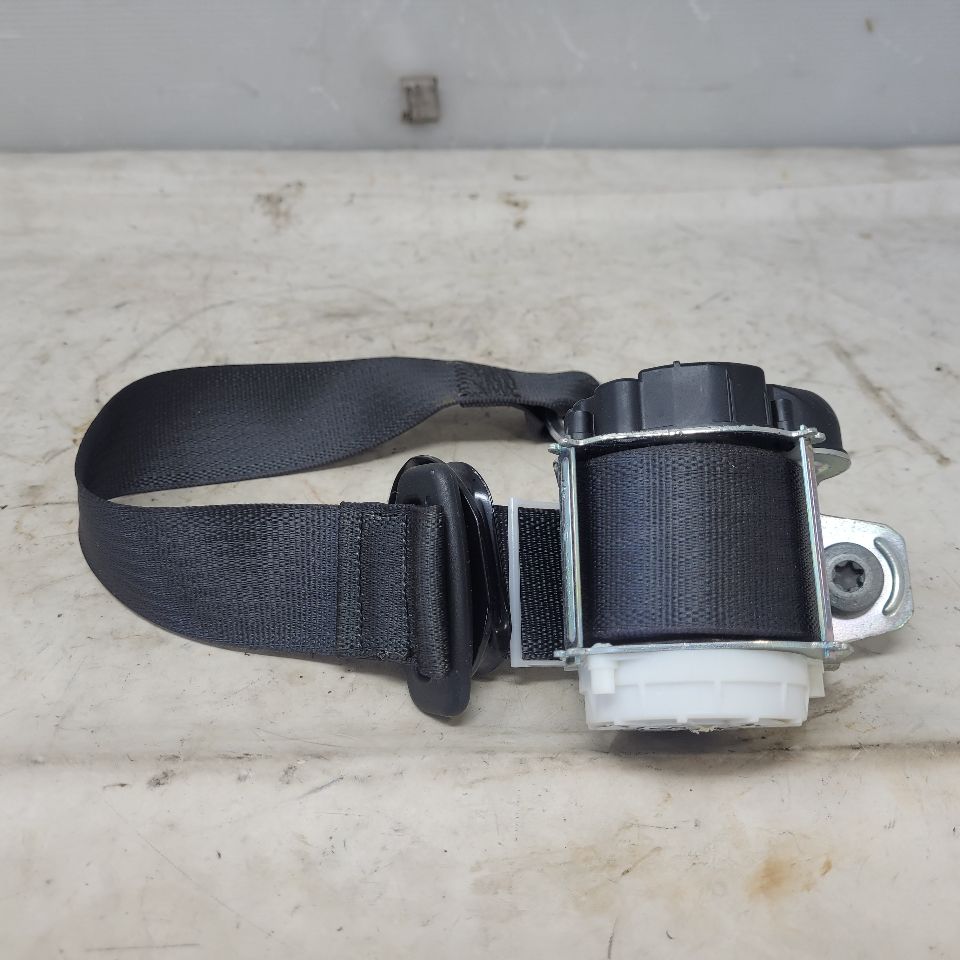 2020 CAMARO LH DRIVER REAR SEAT BELT RETRACTOR 28646 - image 2