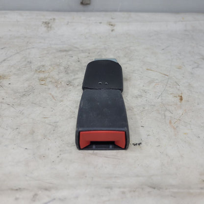 2020 CAMARO REAR SEAT BELT BUCKLE LH RH 84496659 28649 - image 5