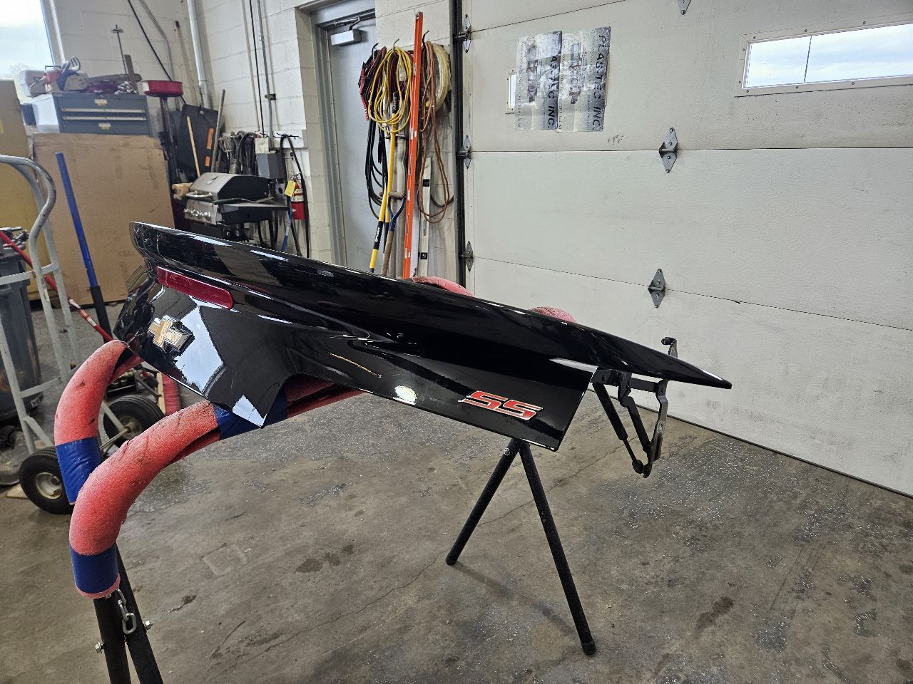 2015 CAMARO DECK LID D52 ZL1 SPOILER BLACK GBA 28731 - image 3