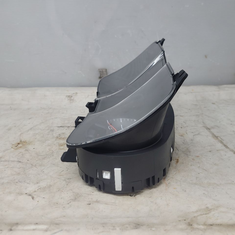 2015 CAMARO SPEEDOMETER CLUSTER 26K MILE 2324169 28766 - image 4