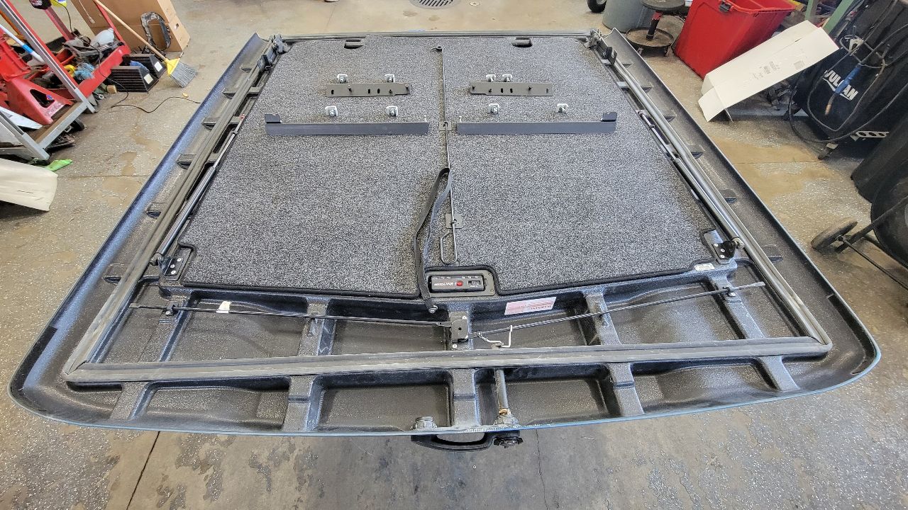 2022 SIERRA150 UNDERCOVER ELITE LX TONNEAU COVER 28785 - image 17