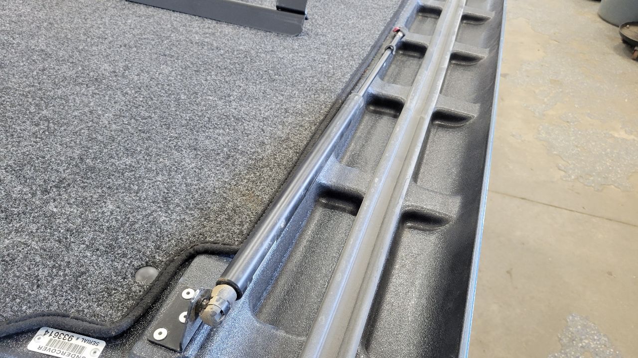 2022 SIERRA UNDERCOVER ELITE LX TONNEAU COVER 28785 - image 2