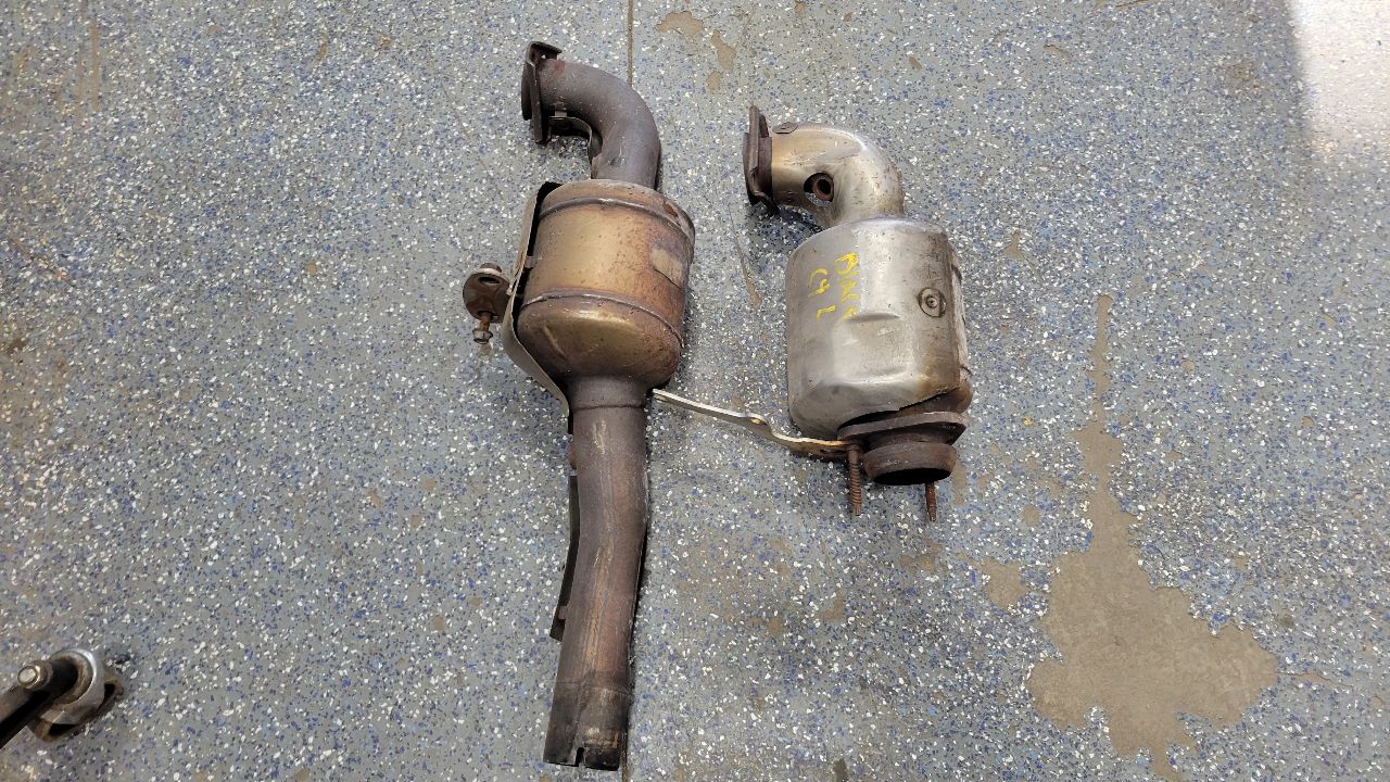 1994 CORVETTE LT1 5.7 EXHAUST LEAD Y PIPES PAIR 28839 - image 1