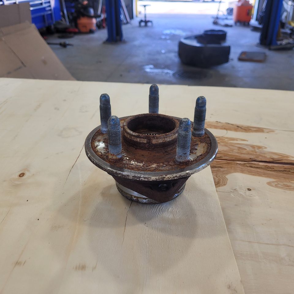 2014 CAMARO OEM REAR SS 1LE WHEEL HUB 17K MILES 28858 - image 8
