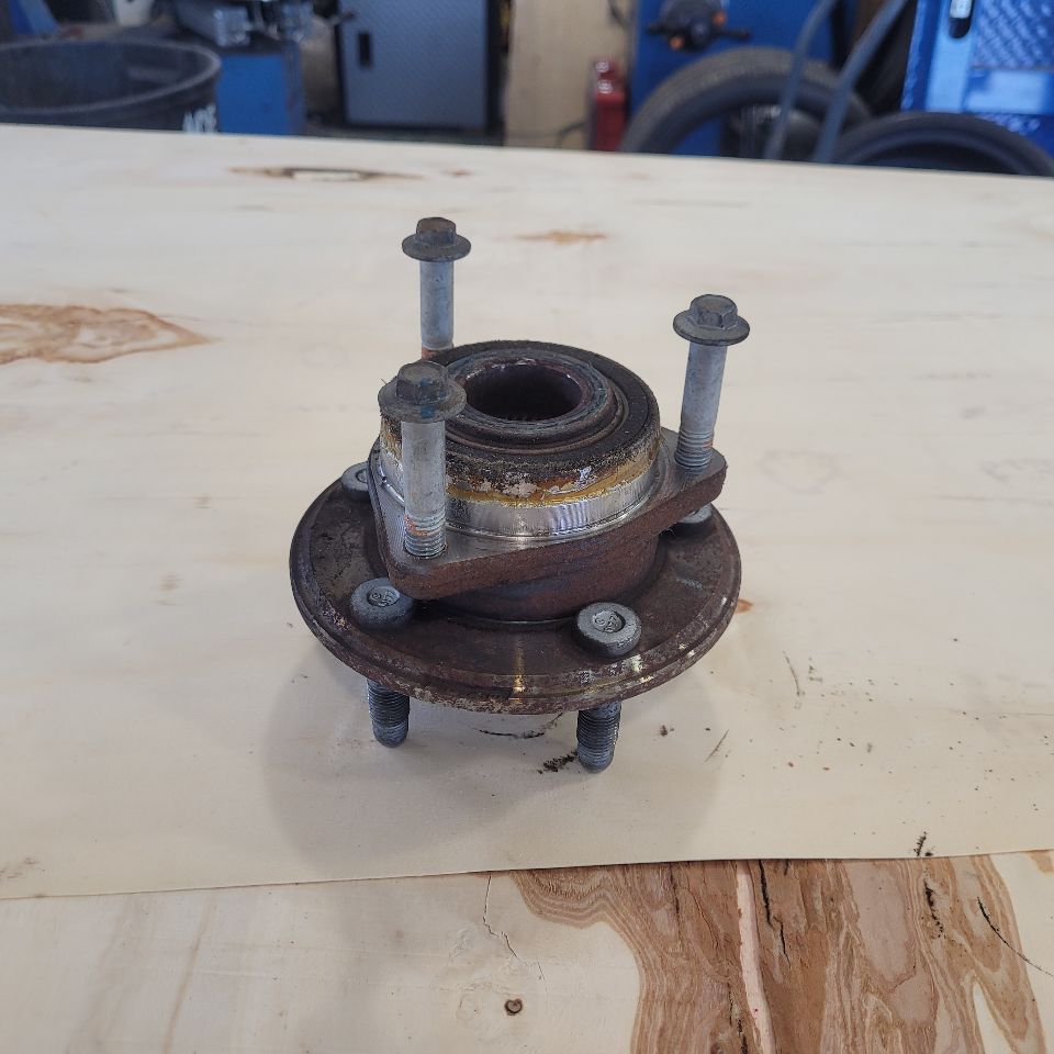 2014 CAMARO OEM REAR SS 1LE WHEEL HUB 17K MILES 28859 - image 2