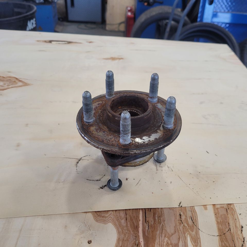 2014 CAMARO OEM REAR SS 1LE WHEEL HUB 17K MILES 28859 - image 7