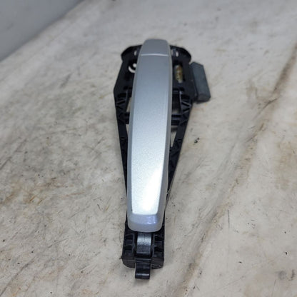 2014 CAMARO RH PASSENGER DOOR HANDLE SILVER 28874 - image 6