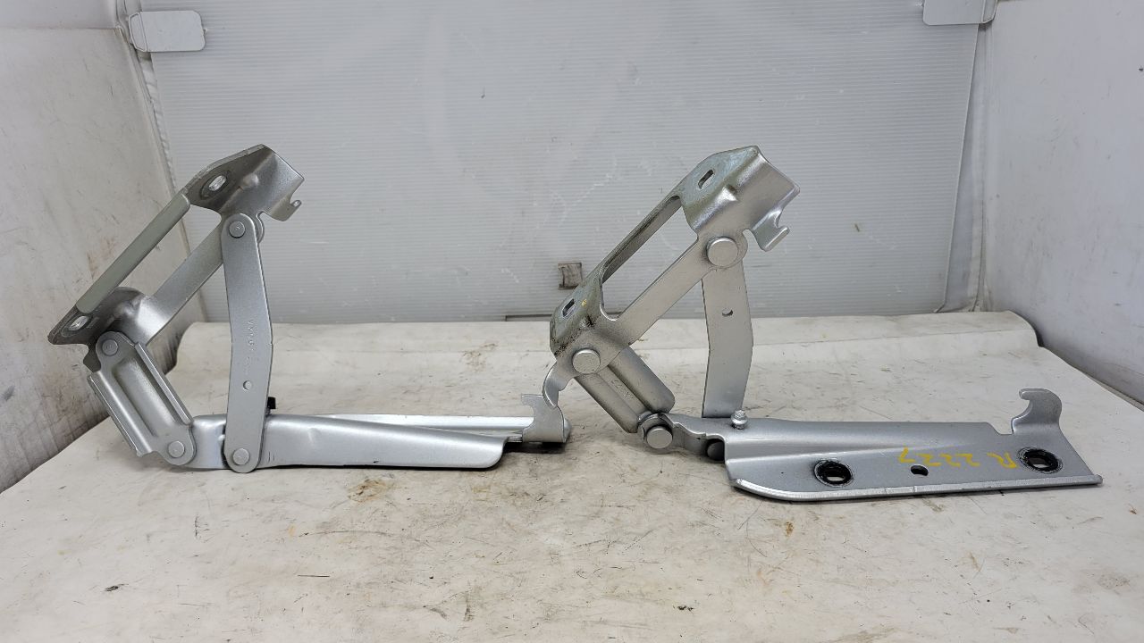 2014 CAMARO HOOD HINGES PAIR SILVER LH RH 28899 - image 6