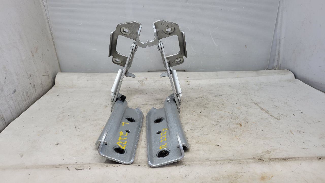 2014 CAMARO HOOD HINGES PAIR SILVER LH RH 28899 - image 9