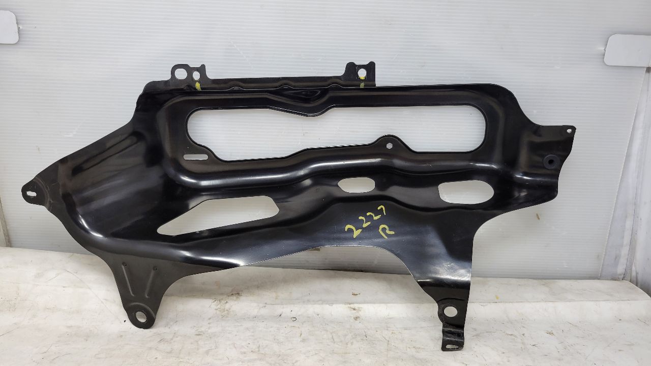 2014 CAMARO RH PASSENGER TAIL LIGHT BUCKET MOUNT 28907 - image 1