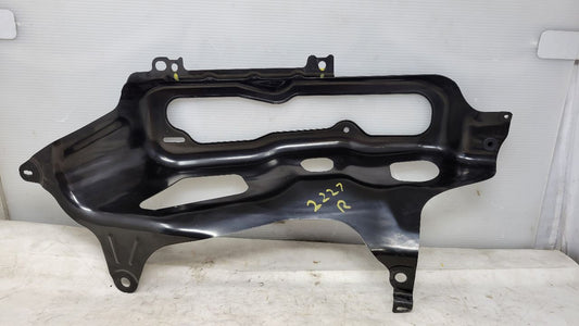 2014 CAMARO RH PASSENGER TAIL LIGHT BUCKET MOUNT 28907 - image 1