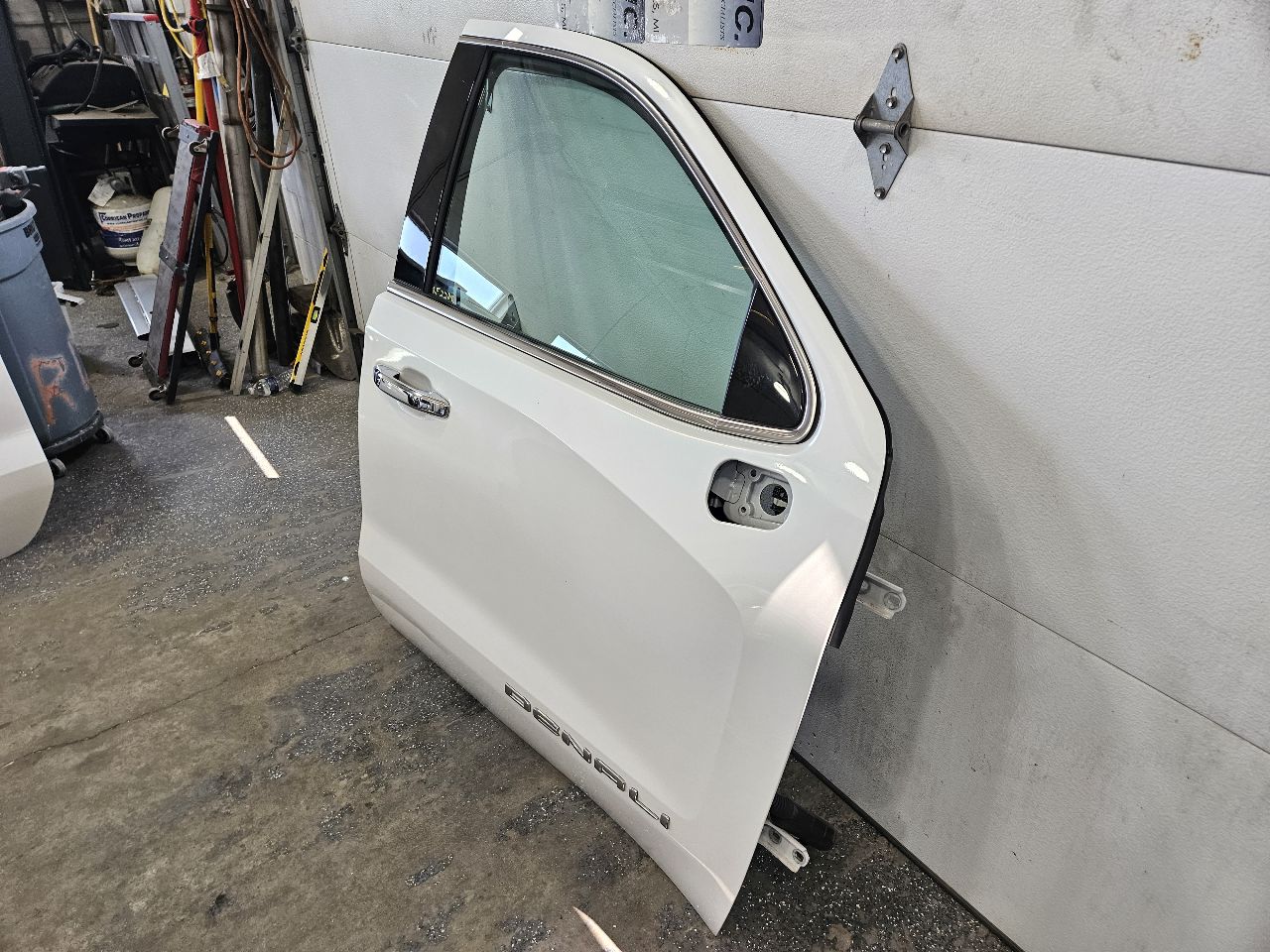 2023 SIERDEN15 RH FRONT ABALONE WHITE 7D2 DENT 28993 - image 3