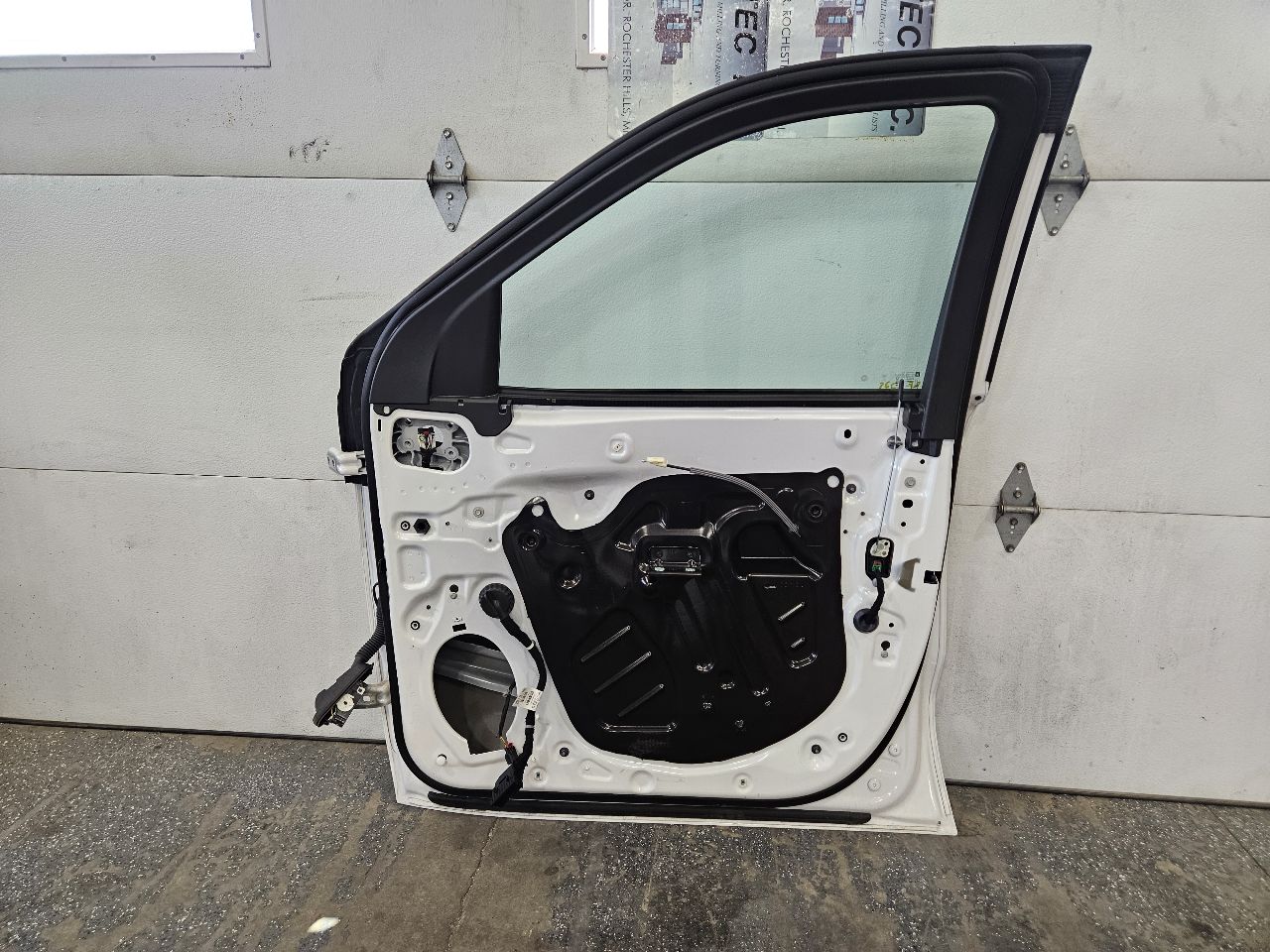 2023 SIERDEN15 RH FRONT ABALONE WHITE 7D2 DENT 28993 - image 9