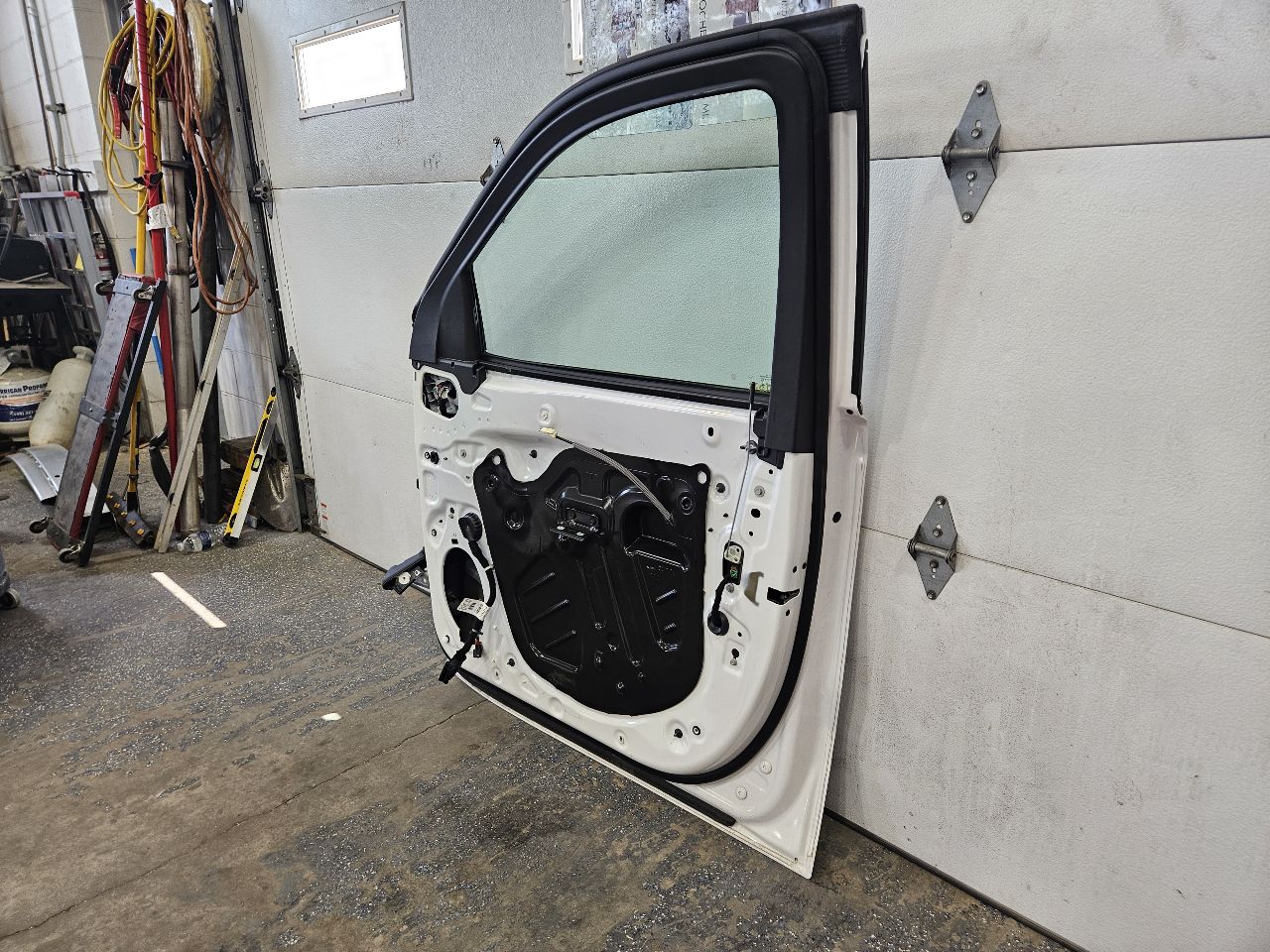 2023 SIERDEN15 RH FRONT ABALONE WHITE 7D2 DENT 28993 - image 10