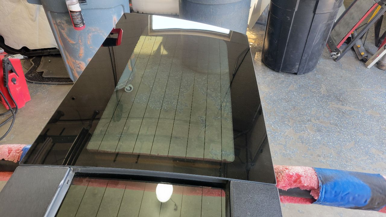 2023 SIERDEN15 OEM SLIDING BACK GLASS ON SHELF 28995 - image 7