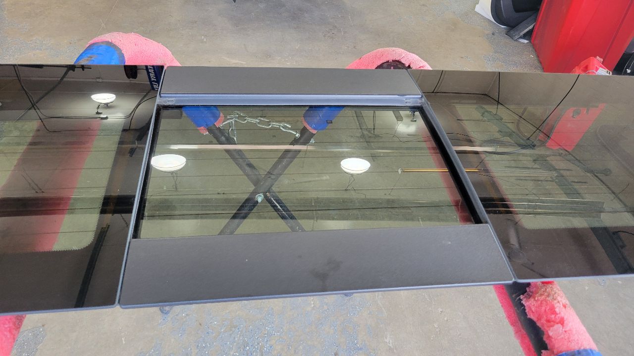 2023 SIERDEN15 OEM SLIDING BACK GLASS ON SHELF 28995 - image 8