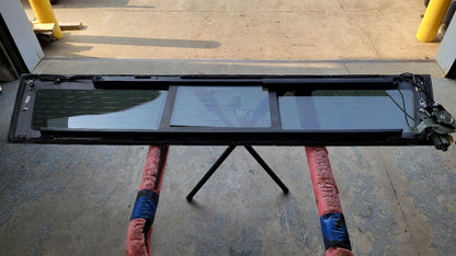 2023 SIERDEN15 OEM SLIDING BACK GLASS ON SHELF 28995 - image 17