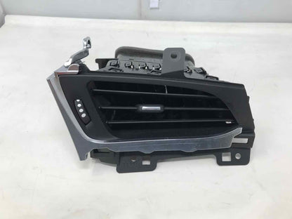 2017 ESCALADE LH OUTER DASH VENT 22946837 289 - image 1
