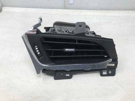 2017 ESCALADE LH OUTER DASH VENT 22946837 289 - image 1