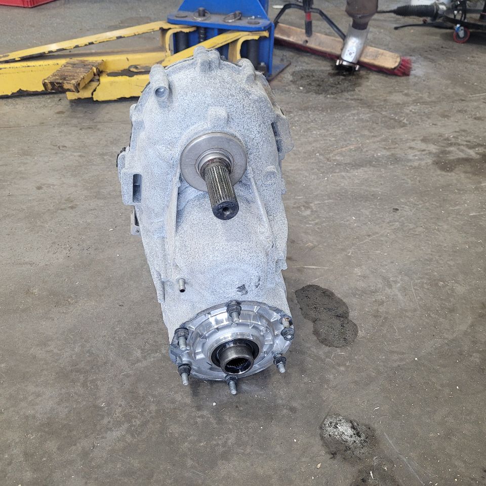 2023 SIERDEN15 2 SPEED TRANSFER CASE BFG 26K MILES 29045 - image 2