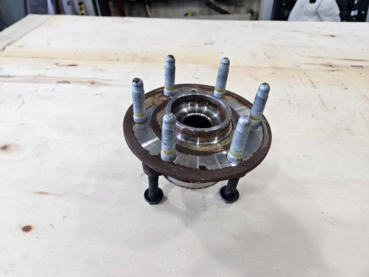 2023 SIERDEN15 OEM FRONT 4WD WHEEL HUB 26K MILES 29047 - image 1