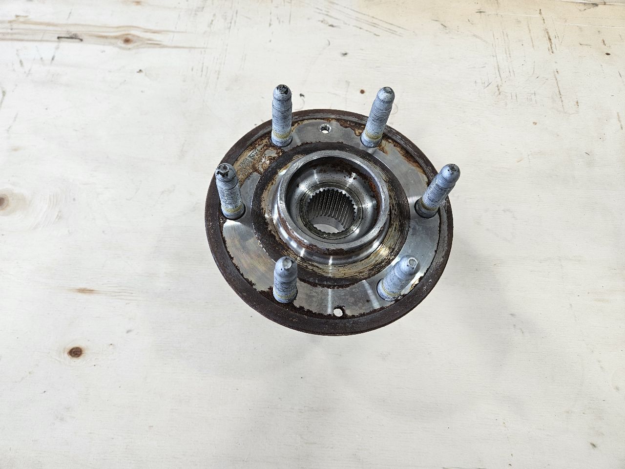 2023 SIERDEN15 OEM FRONT 4WD WHEEL HUB 26K MILES 29047 - image 2