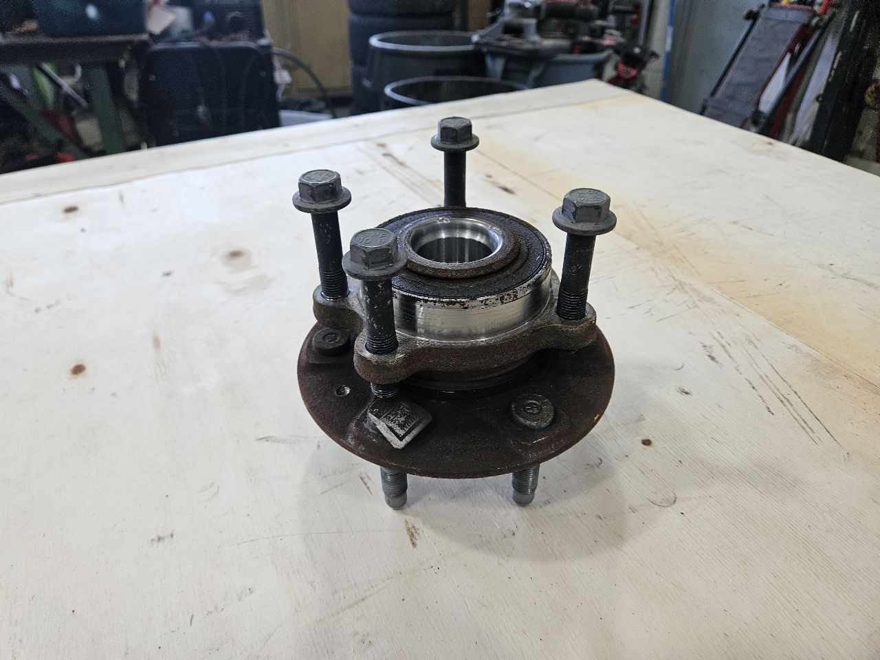 2023 SIERDEN15 OEM FRONT 4WD WHEEL HUB 26K MILES 29047 - image 7