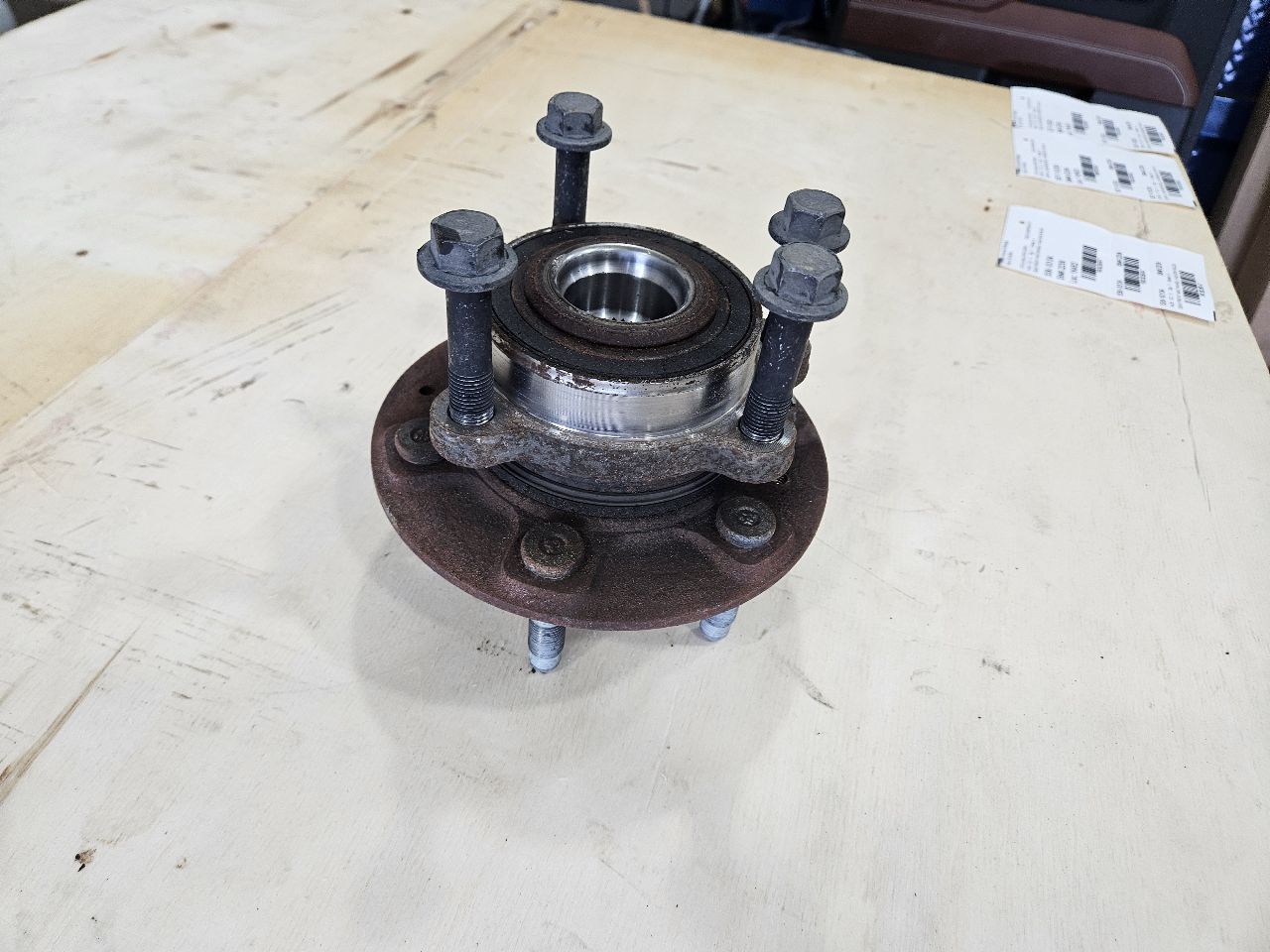 2023 SIERDEN15 OEM FRONT 4WD WHEEL HUB 26K MILES 29047 - image 8