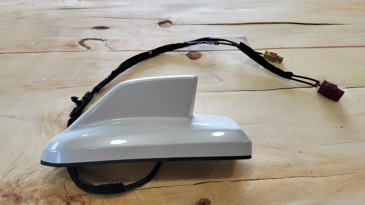 2023 SIERDEN15 SHARK FIN ANTENNA WHITE 85153569 29078 - image 1