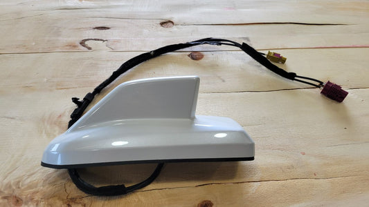 2023 SIERDEN15 SHARK FIN ANTENNA WHITE 85153569 29078 - image 1