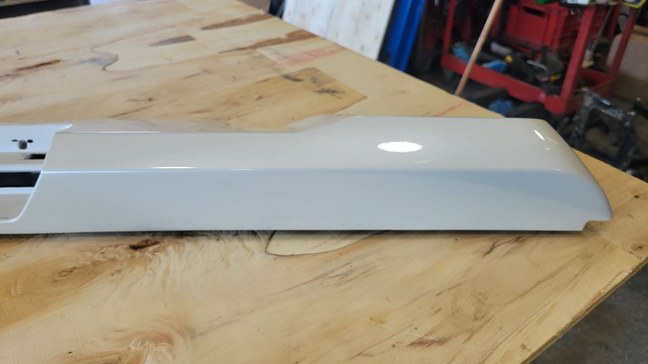 2023 SIERDEN15 REAR CAB SPOILER ABALONE WHITE G1W 29091 - image 4