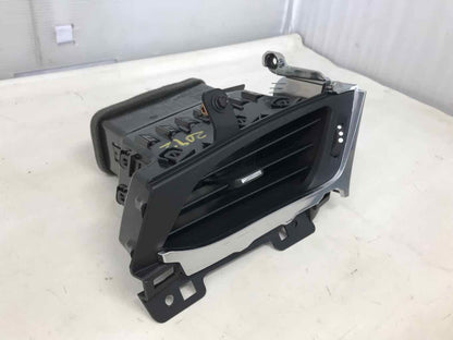 2017 ESCALADE RH OUTER DASH VENT 22946836 290 - image 2