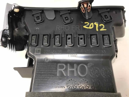 2017 ESCALADE RH OUTER DASH VENT 22946836 290 - image 5