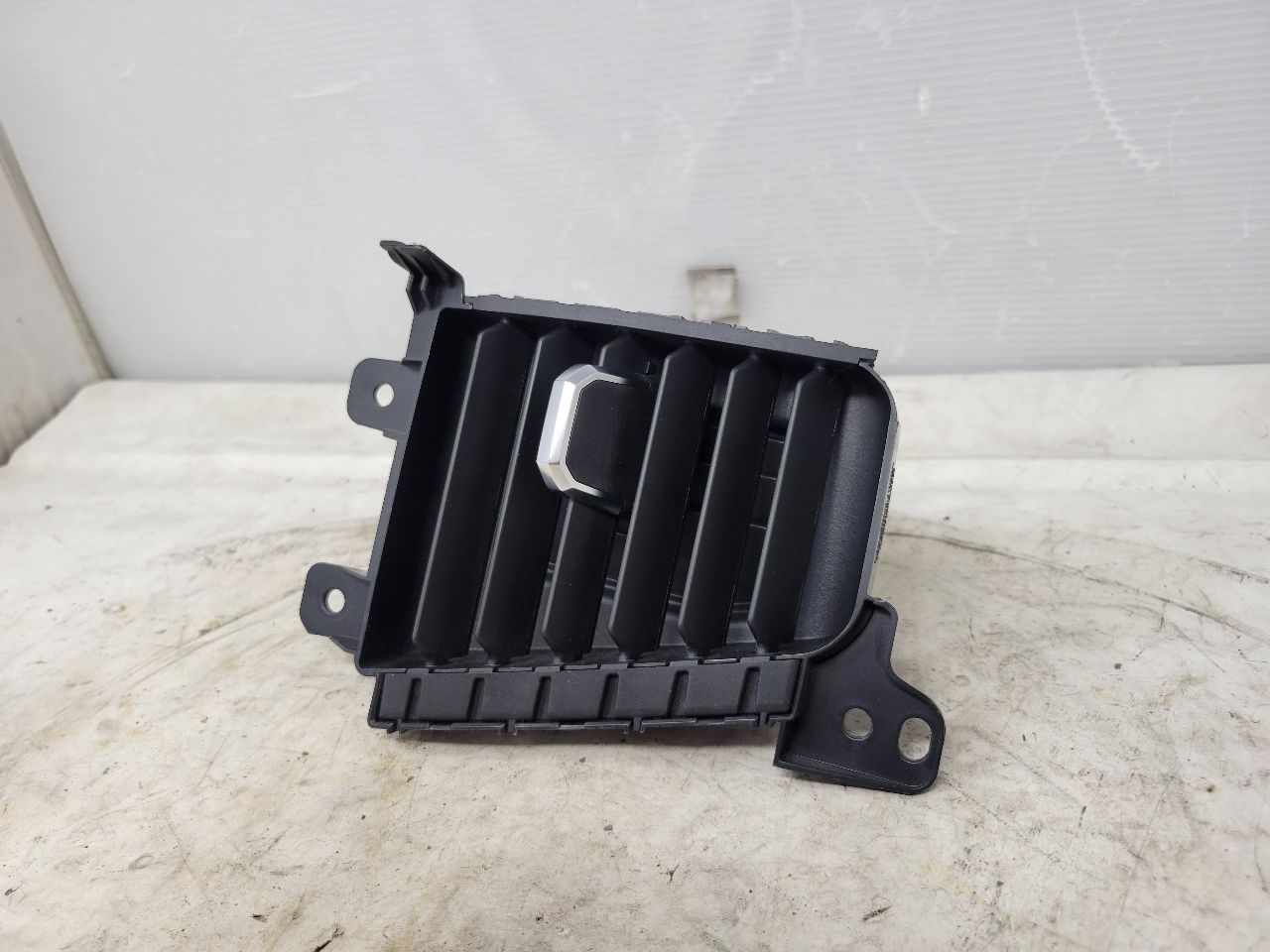 2023 SIERDEN15 RH PASSENGER DASH VENT 85588251 29111 - image 3