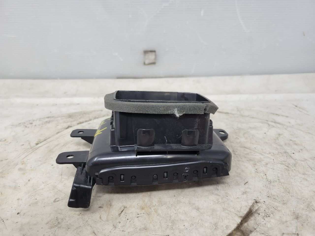 2023 SIERDEN15 RH PASSENGER DASH VENT 85588251 29111 - image 10