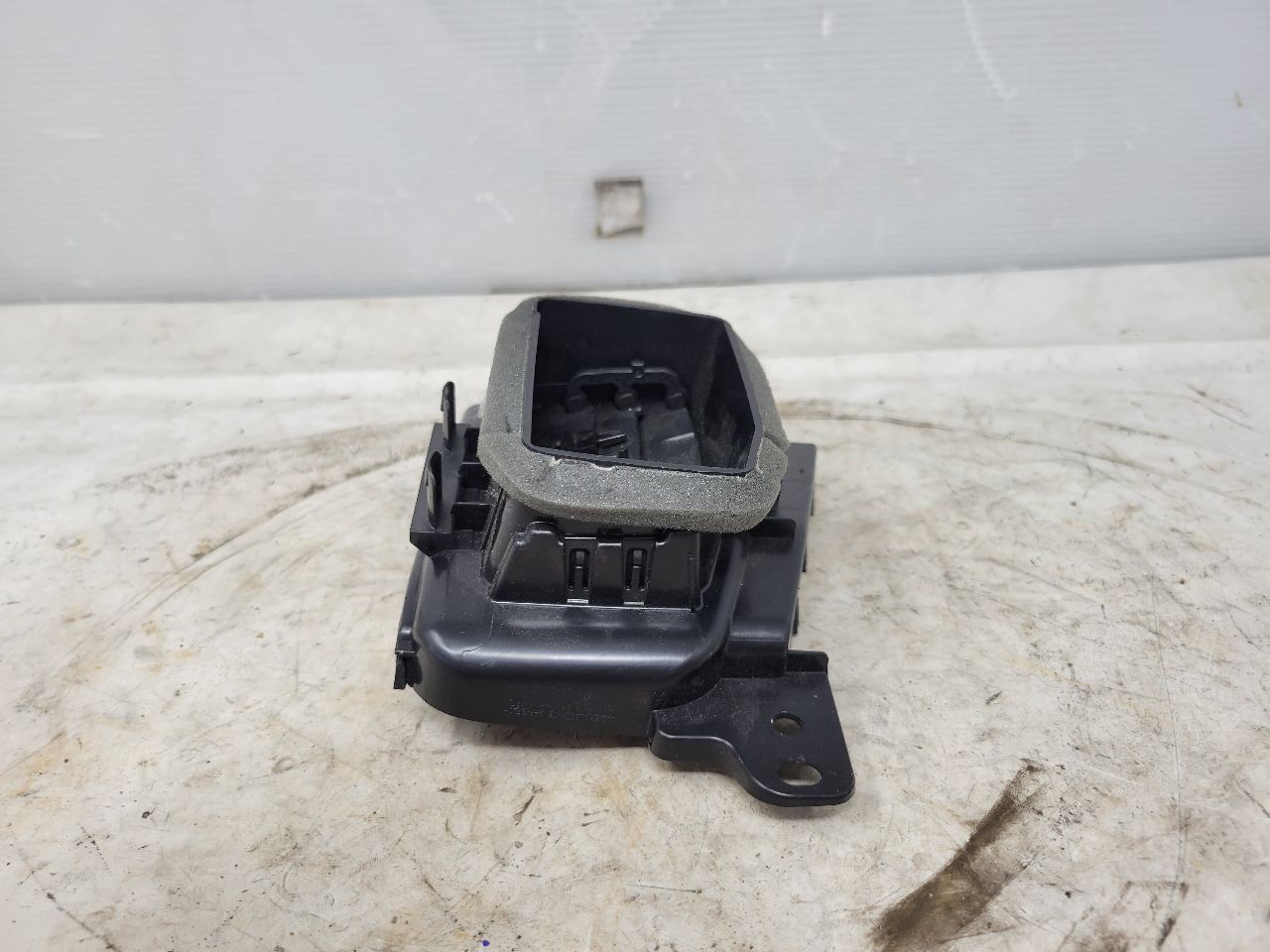 2023 SIERDEN15 RH PASSENGER DASH VENT 85588251 29111 - image 11