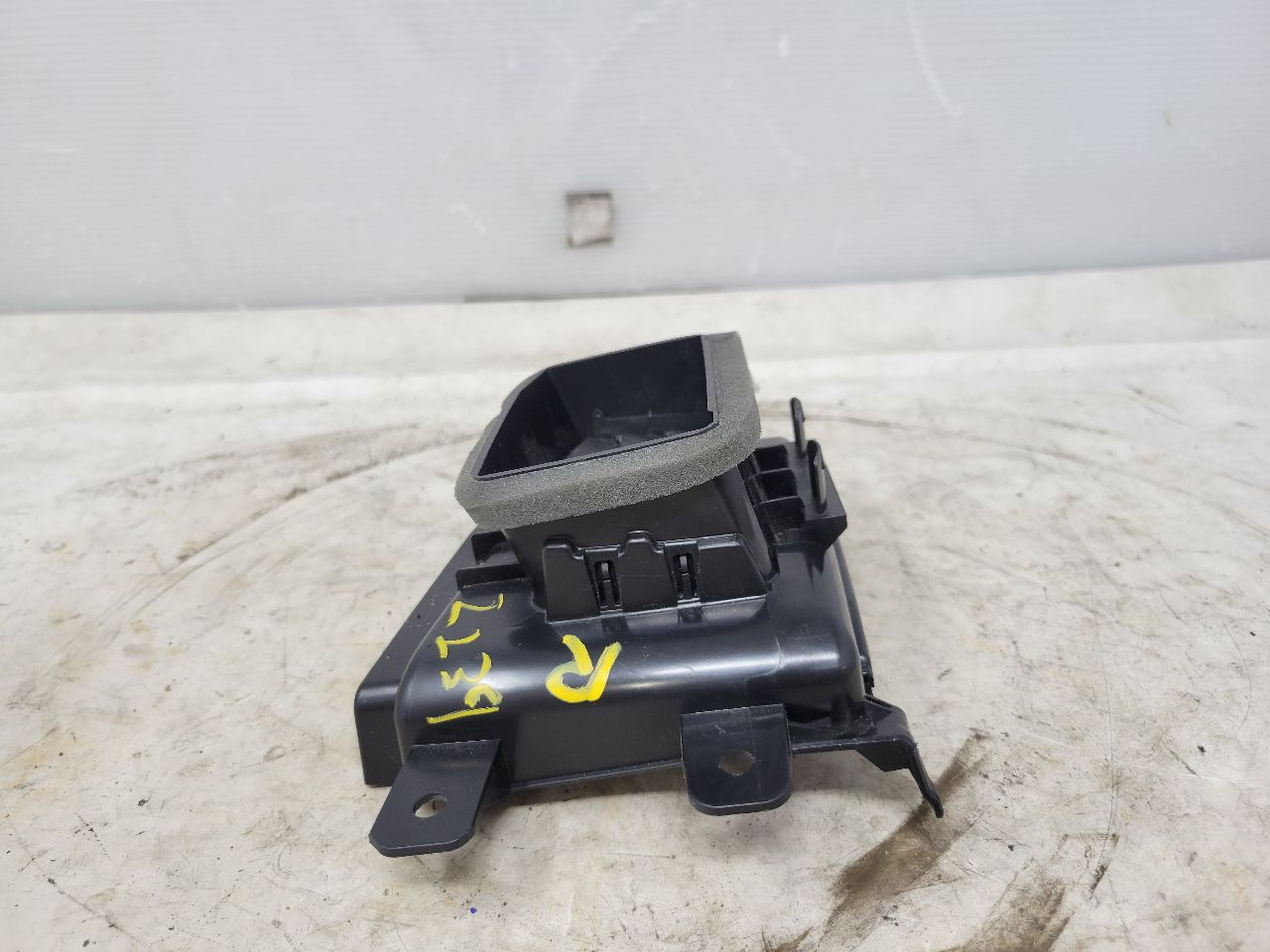 2023 SIERDEN15 RH PASSENGER DASH VENT 85588251 29111 - image 13