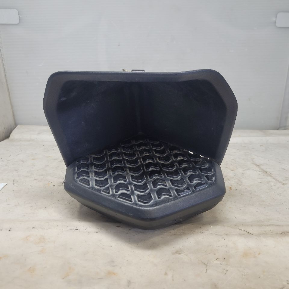 2023 SIERDEN15 RH REAR BUMPER STEP POCKET & TRIM 29114 - image 1