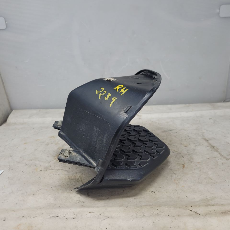2023 SIERDEN15 RH REAR BUMPER STEP POCKET & TRIM 29114 - image 2