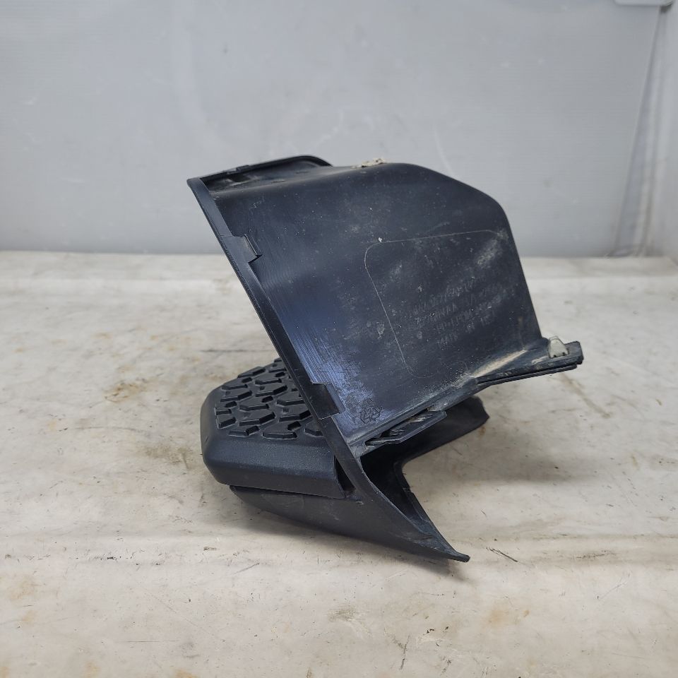 2023 SIERDEN15 RH REAR BUMPER STEP POCKET & TRIM 29114 - image 4