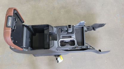 2023 SIERDEN15 DENALI ULTIMATE CENTER CONSOLE 29136 - image 4