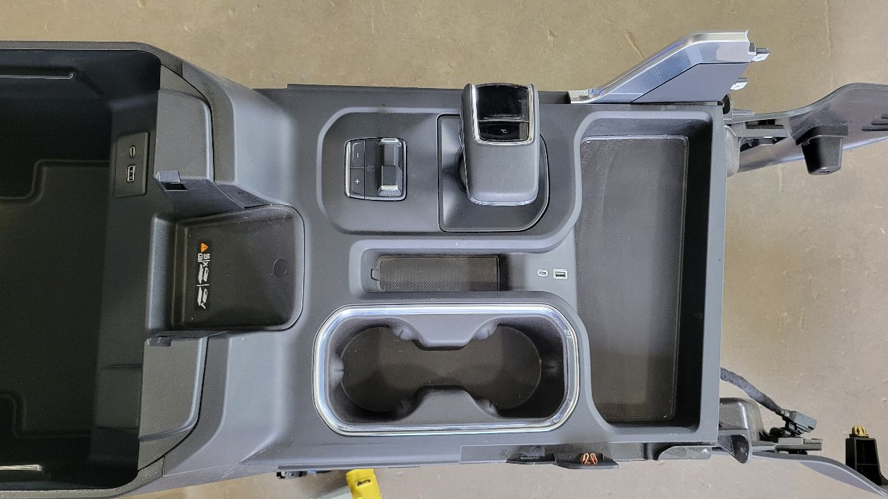 2023 SIERDEN15 DENALI ULTIMATE CENTER CONSOLE 29136 - image 5